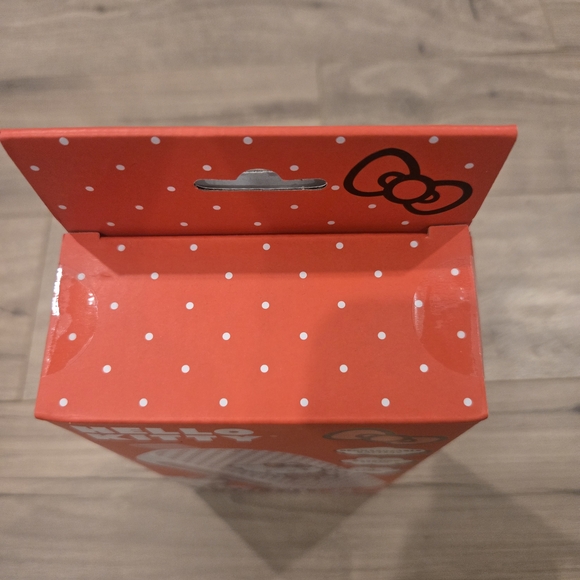 NIB Hello Kitty Portable Bluetooth Speaker & FM Radio - Red/White - Picture 7 of 7